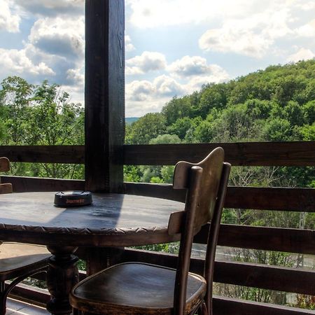 Pensiune-Restaurant Tara Luanei Sărata-Monteoru Pokoj fotografie